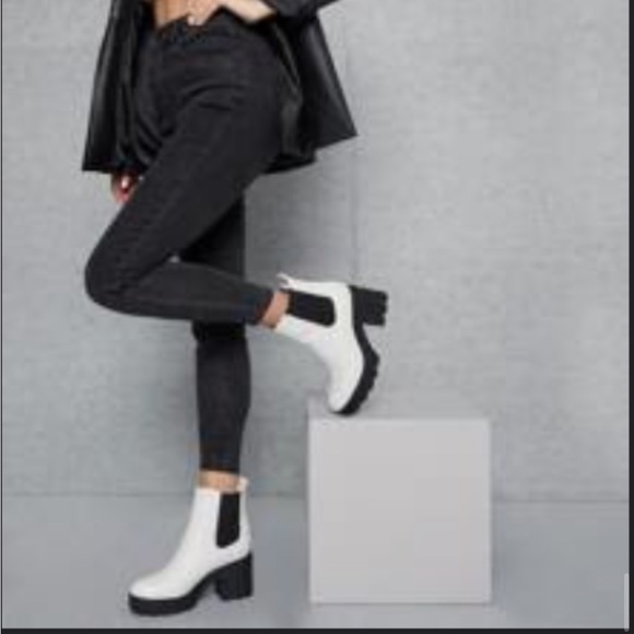 🦋SHEIN Heeled Booties🦋 - Picture 7 of 7